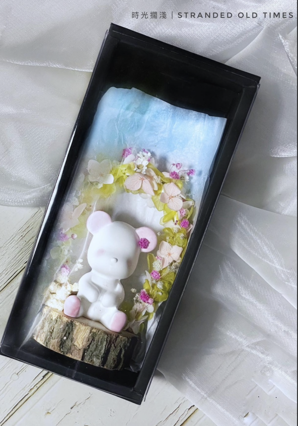歇息林中的彩色熊 - Image 2